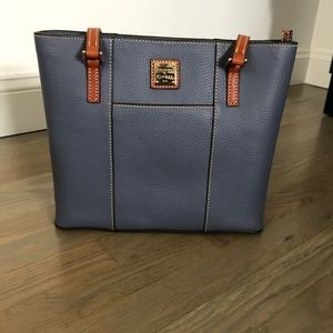 Dooney & Bourke tote